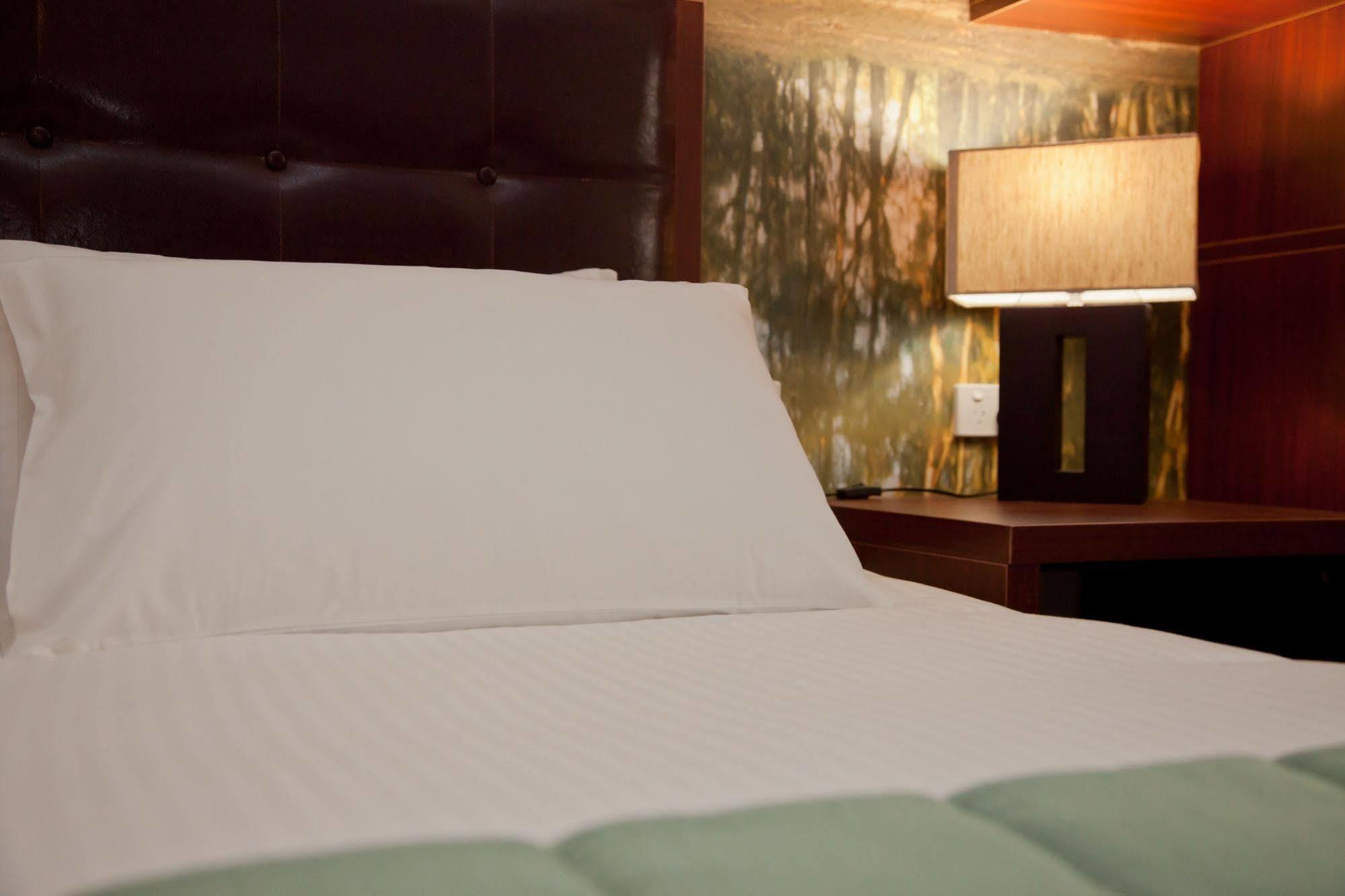 Grand Hotel&Studios Wyong Esterno foto